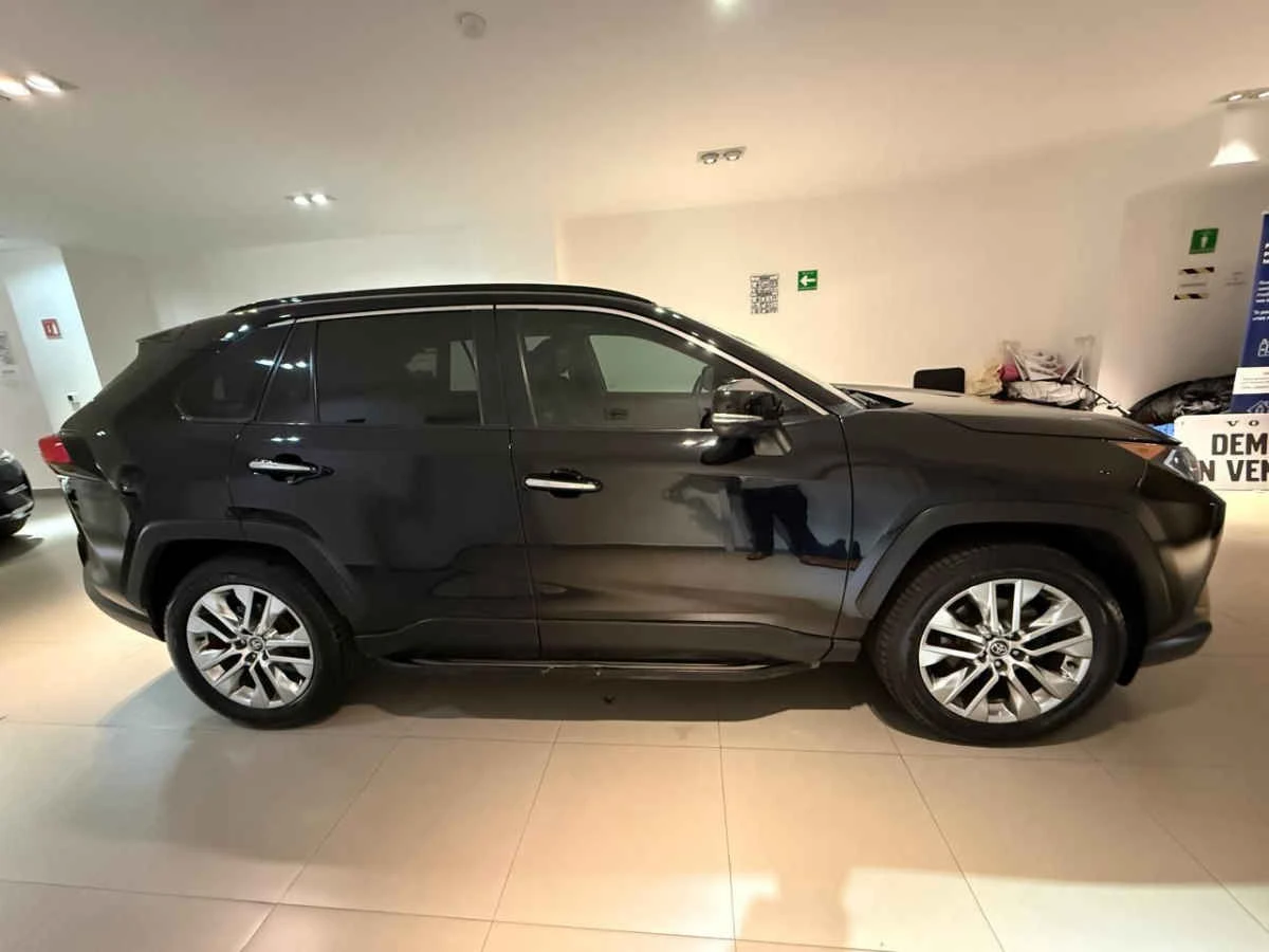 Toyota RAV4 2021