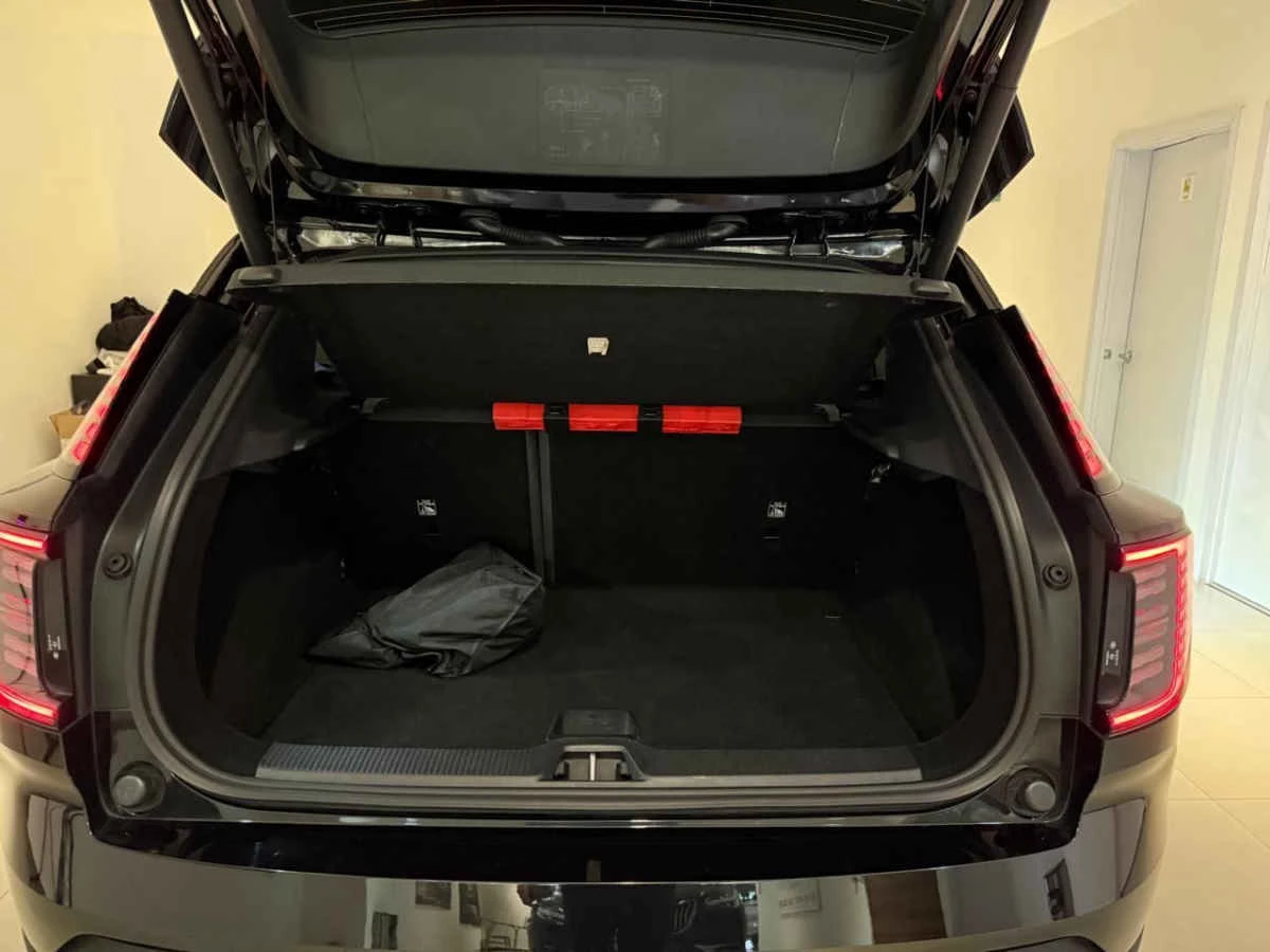 Volvo EX30 2024