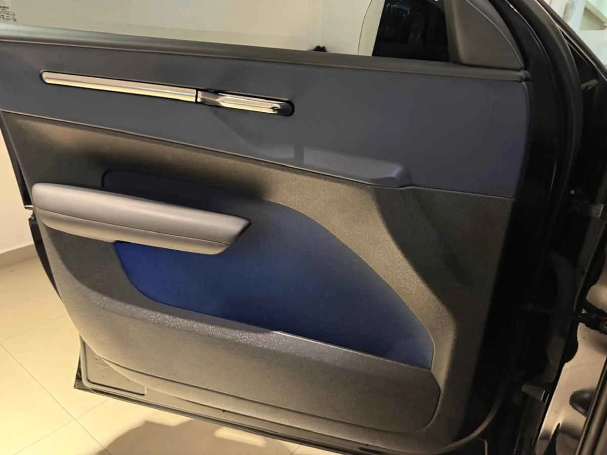 Volvo EX30 2024