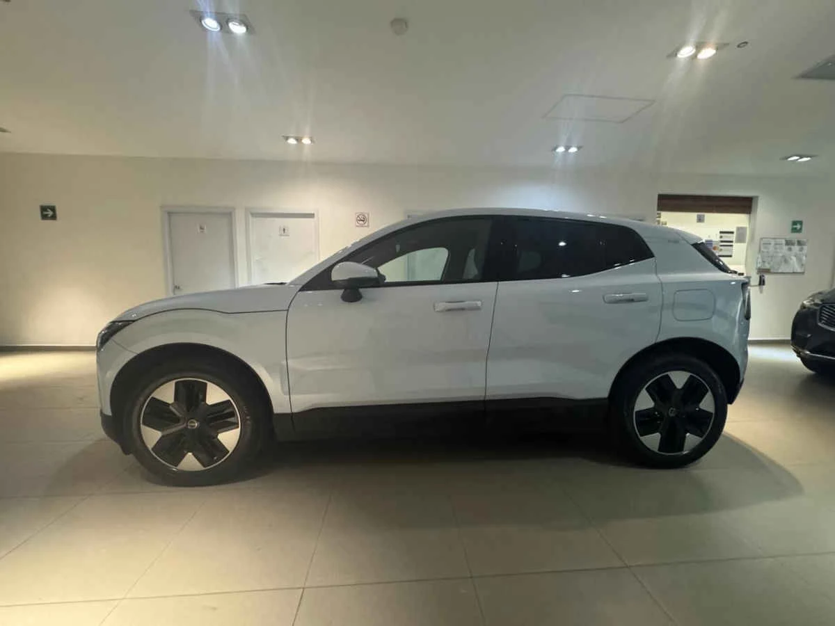 Volvo EX30 2025