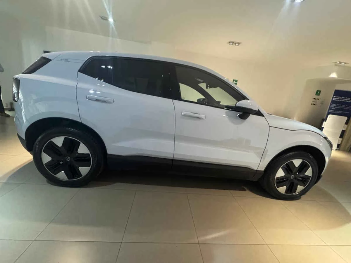 Volvo EX30 2025