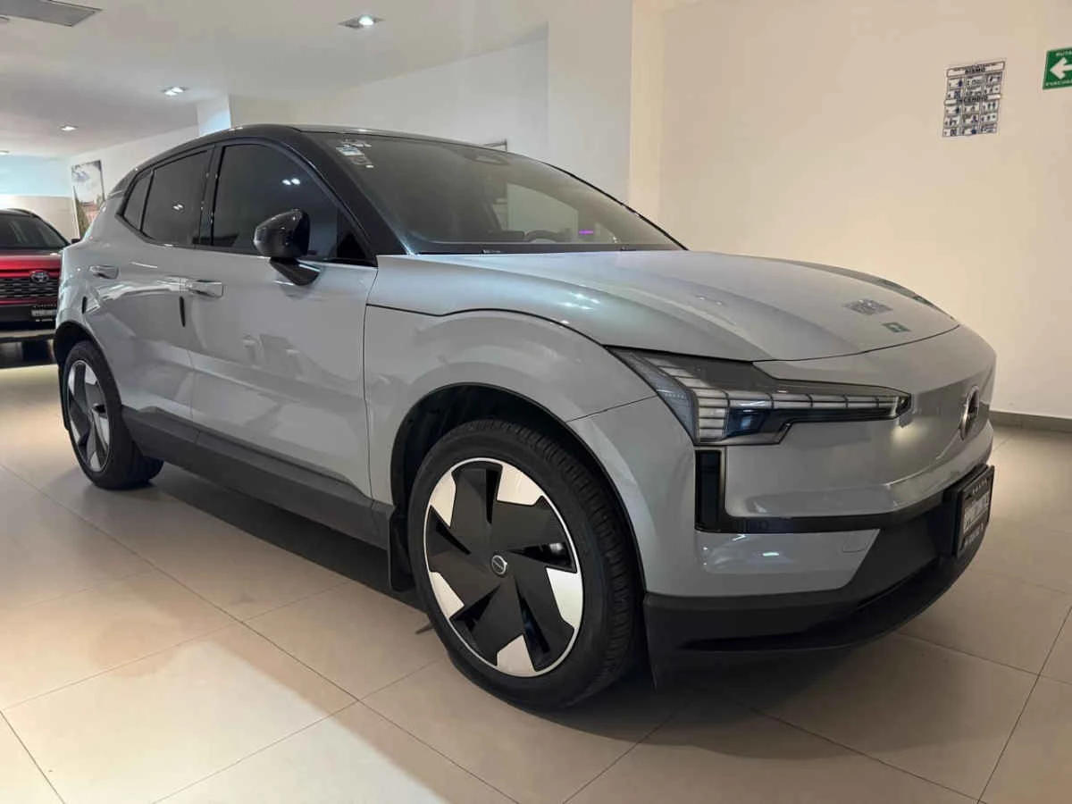 Volvo EX30 2026