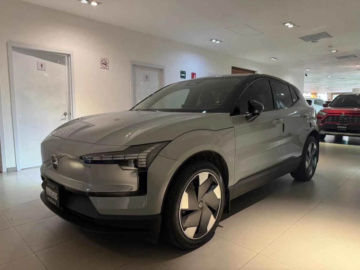 Volvo EX30 2026<