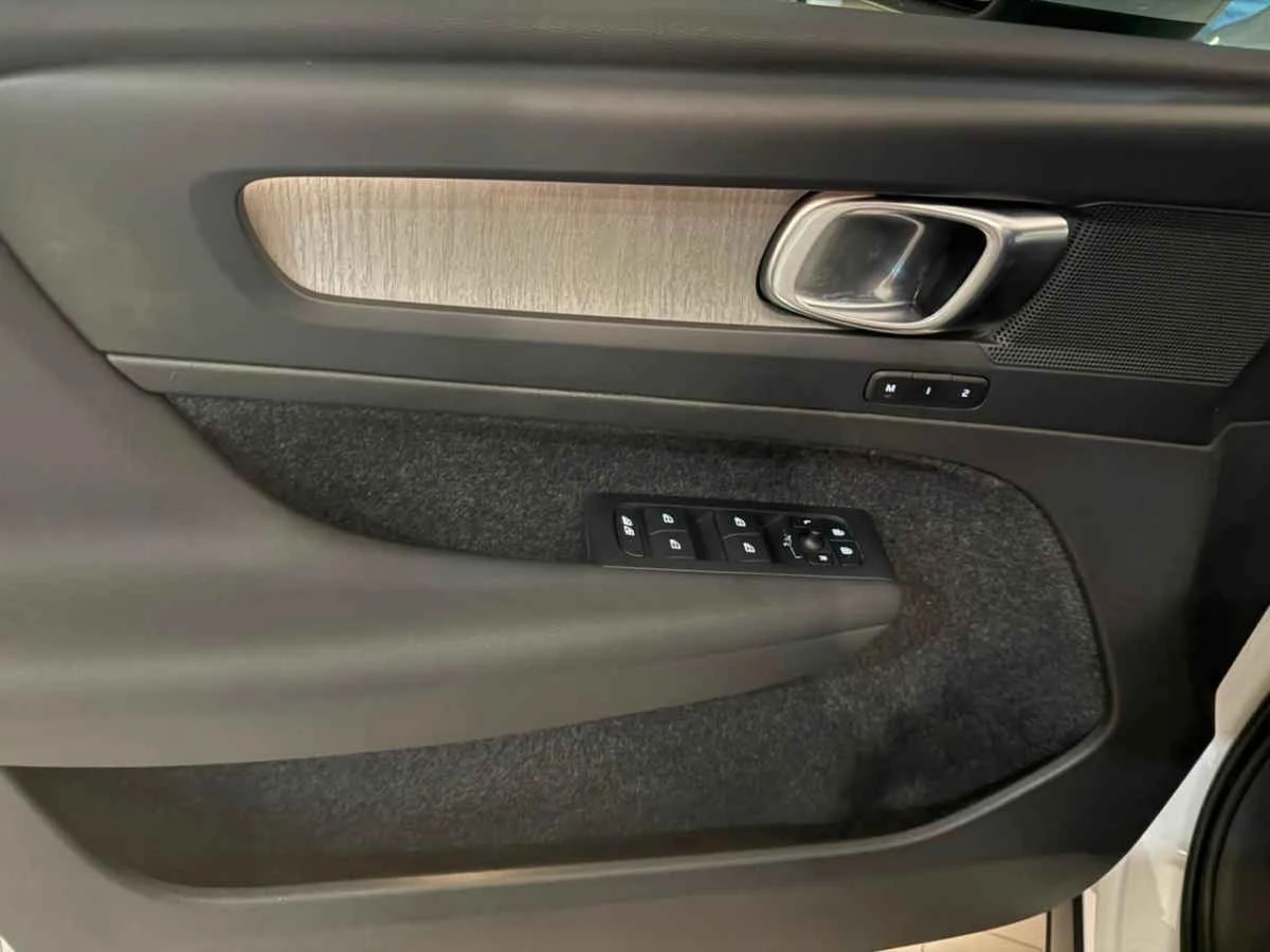 Volvo XC40 2024