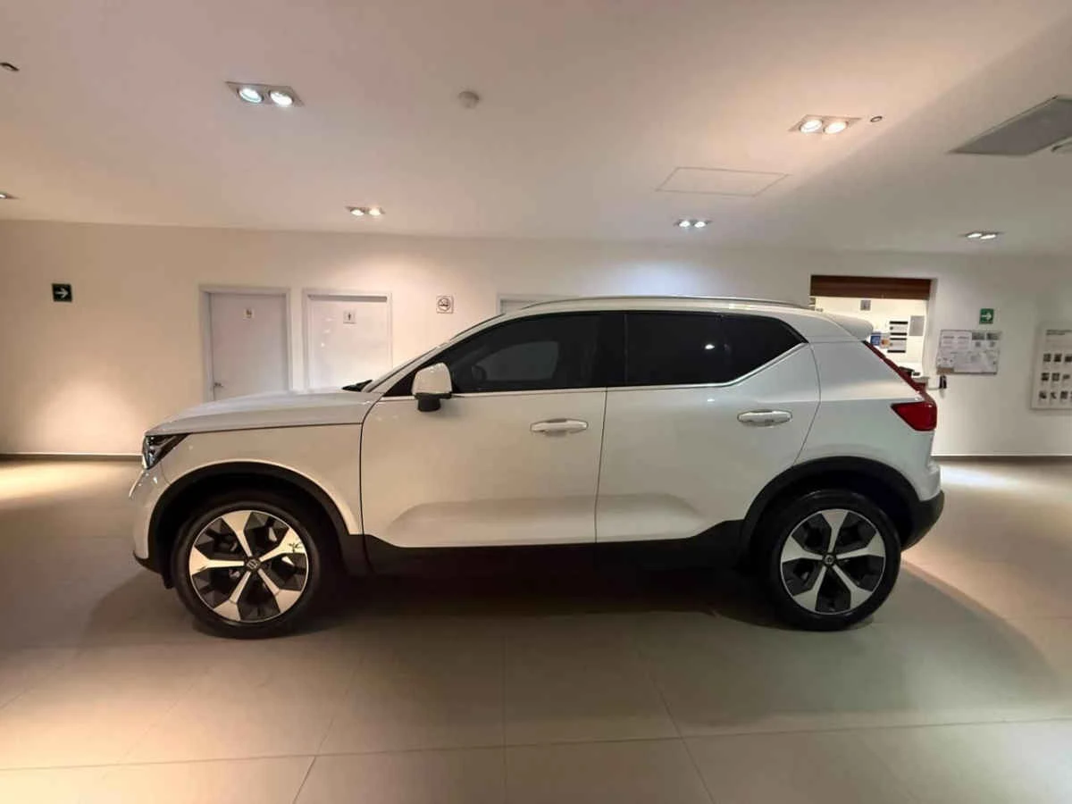 Volvo XC40 2024
