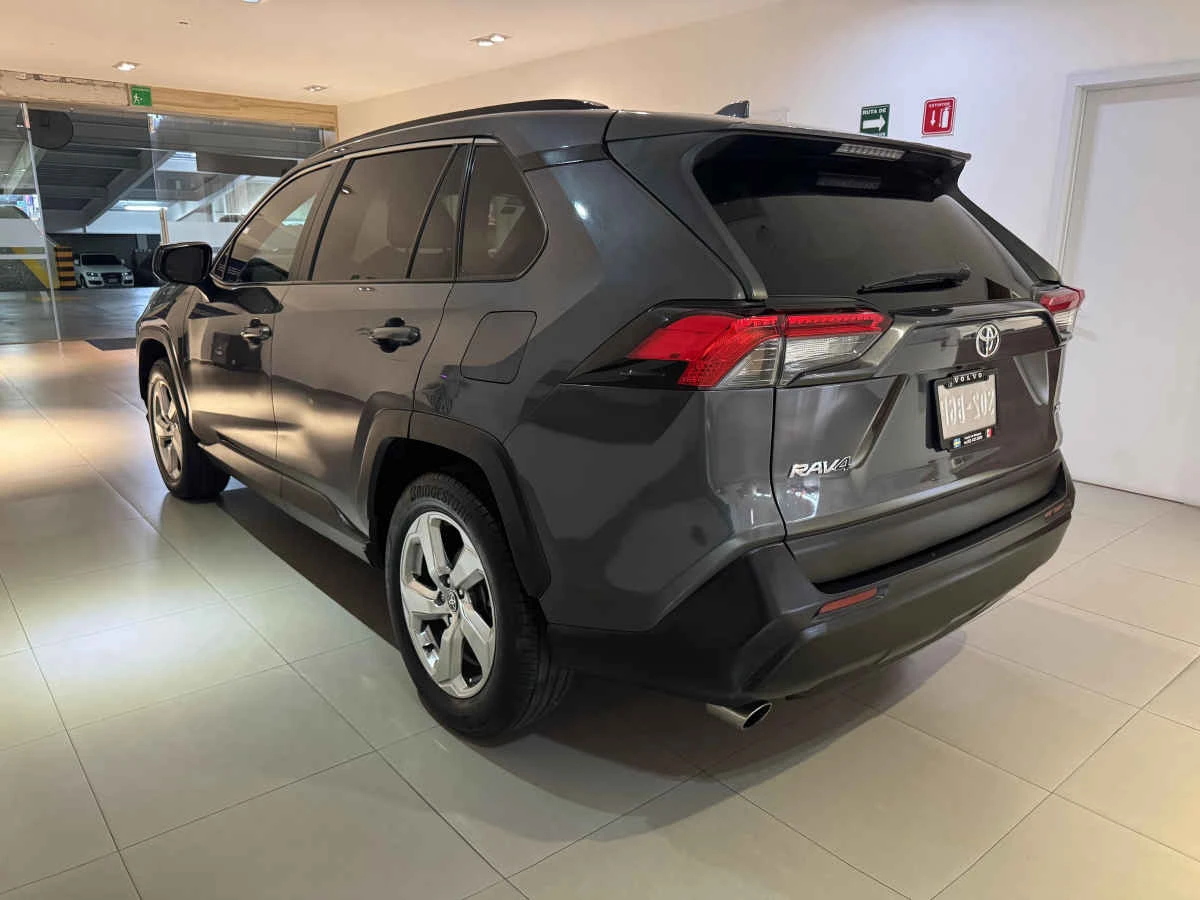 Toyota RAV4 2021