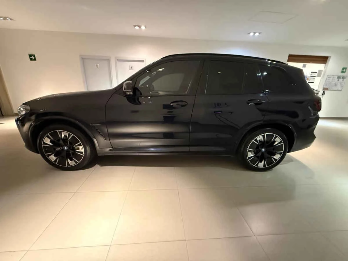 BMW iX3 2024