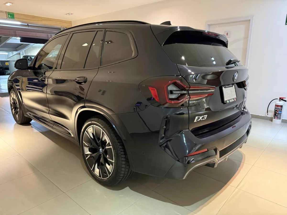 BMW iX3 2024