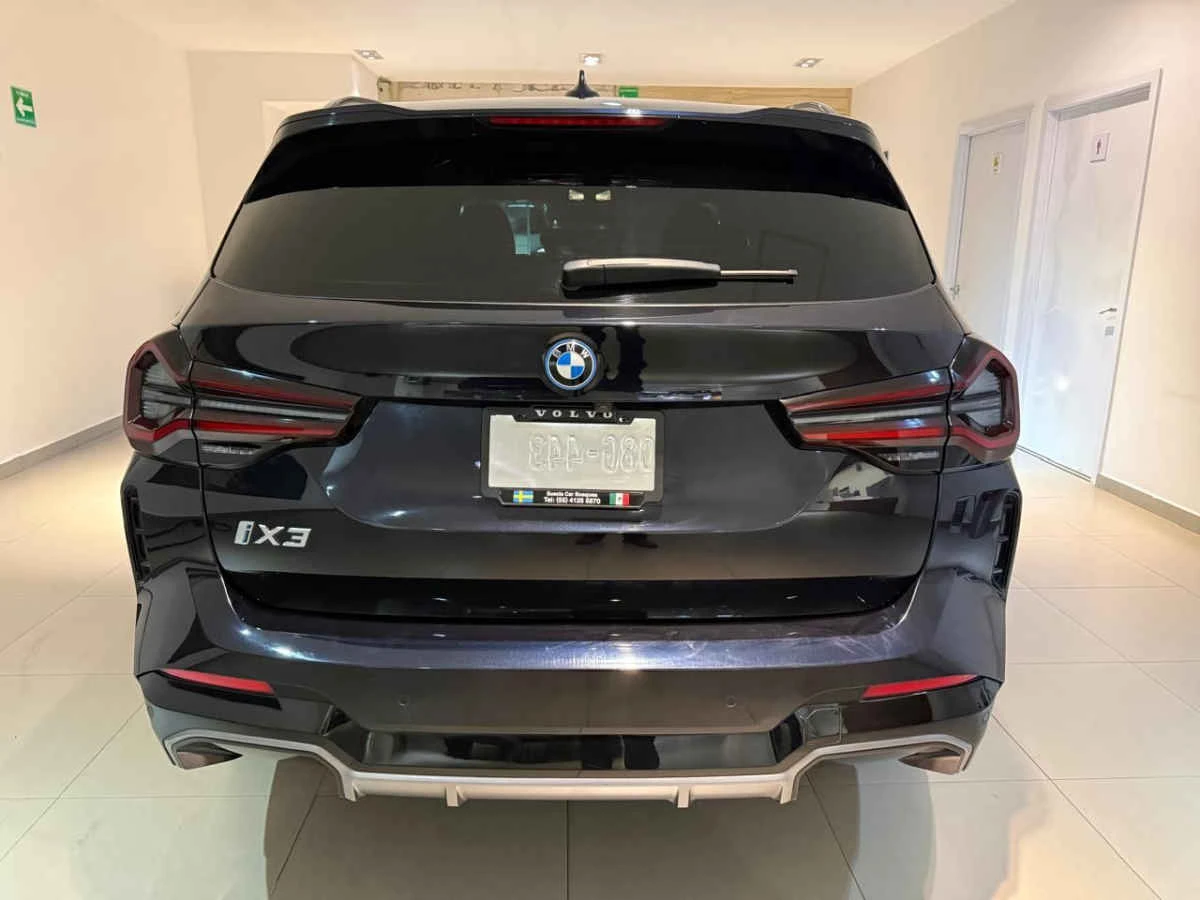 BMW iX3 2024