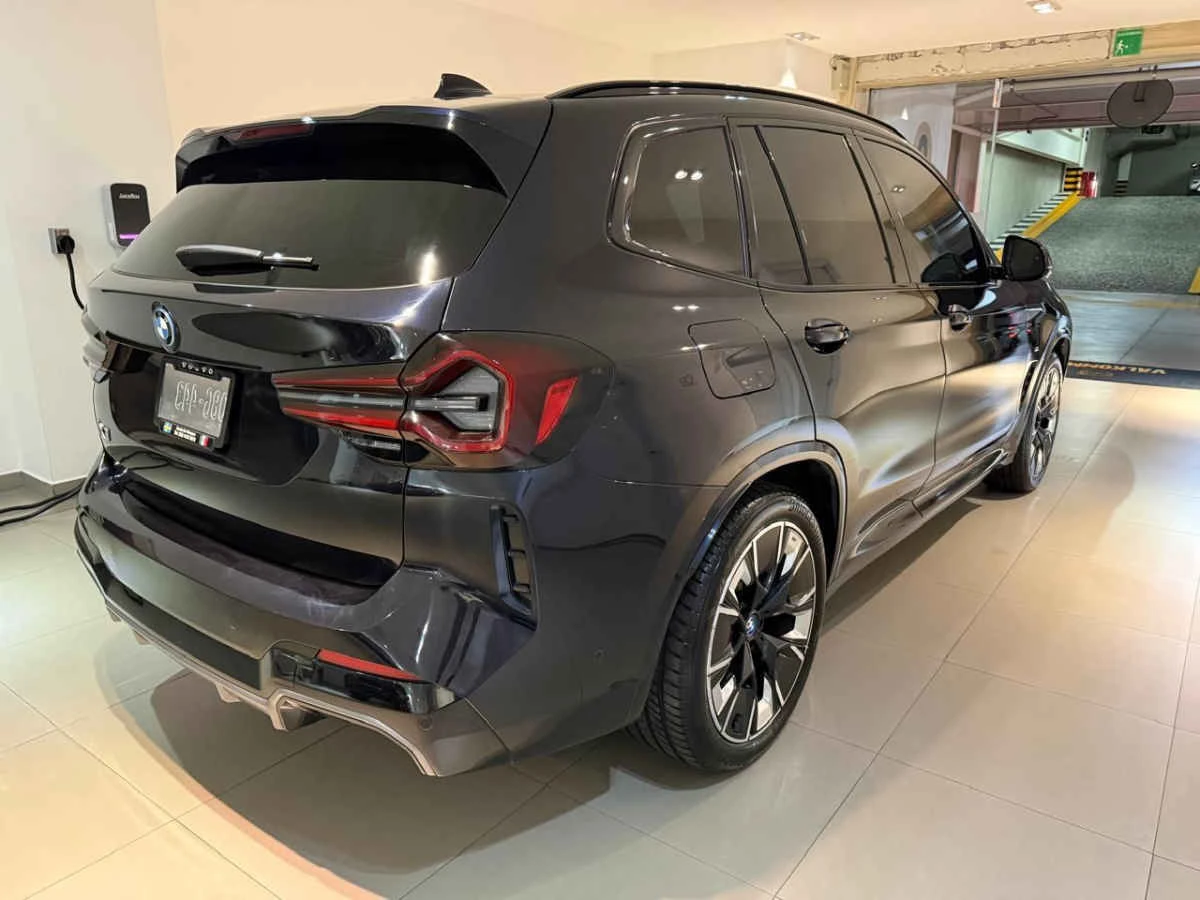 BMW iX3 2024