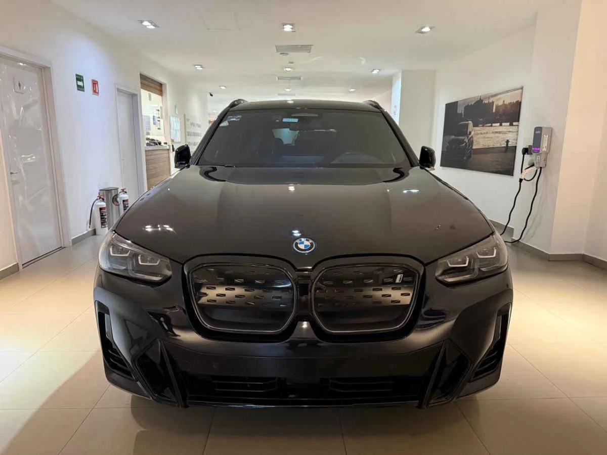 BMW iX3 2024