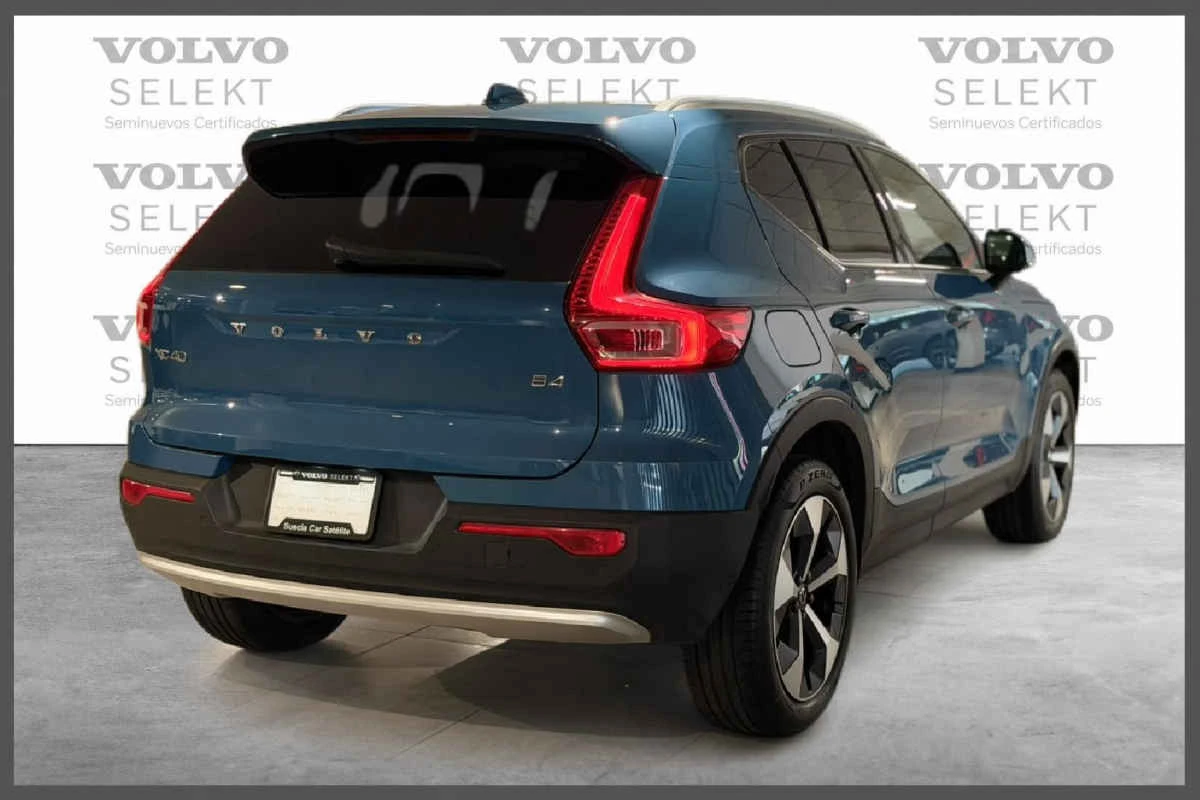 Volvo XC40 2023