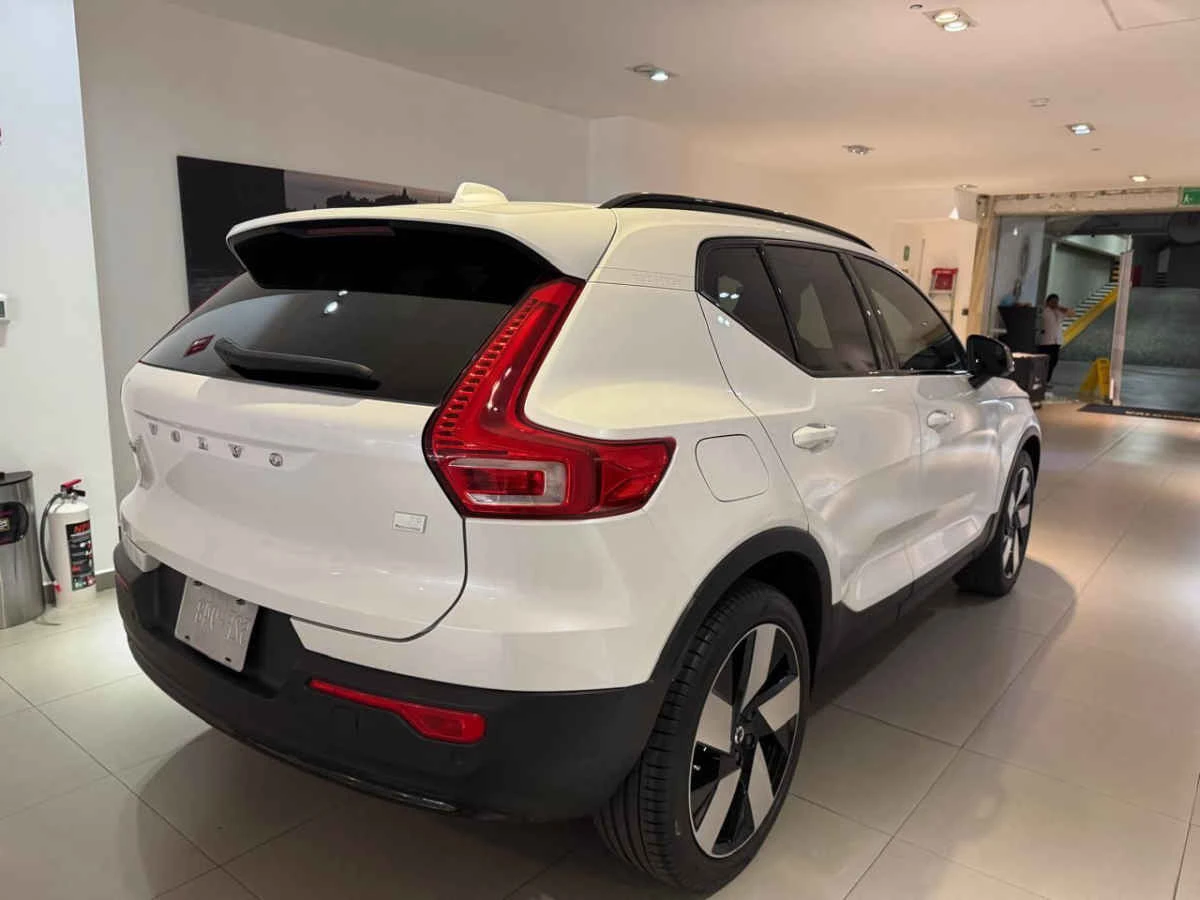 Volvo XC40 2023