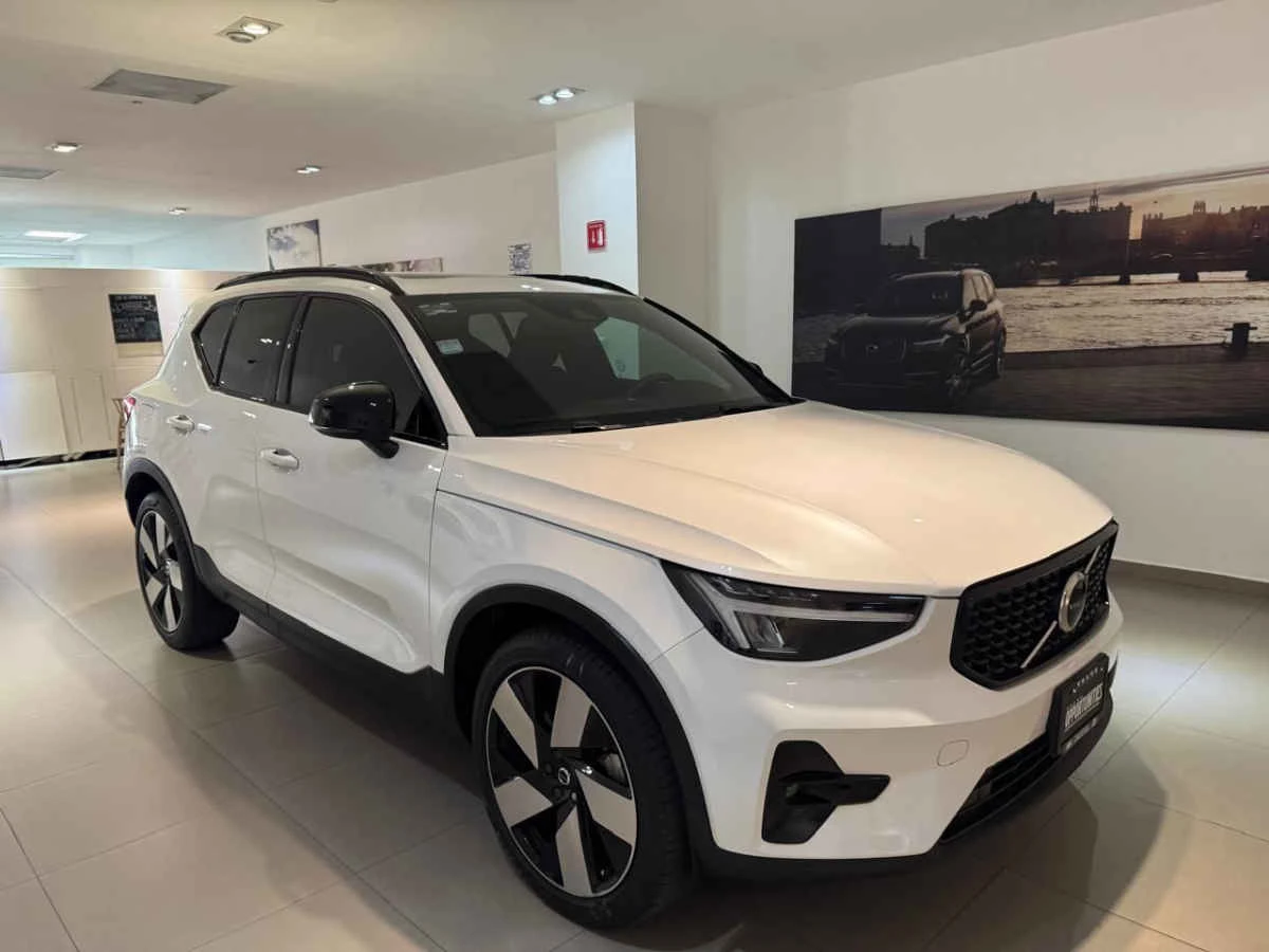 Volvo XC40 2023