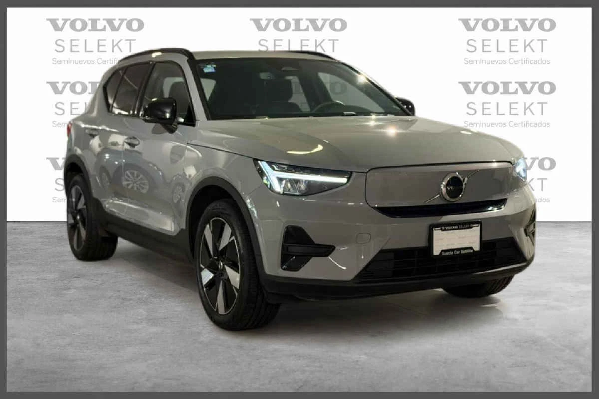 Volvo EX40 2025