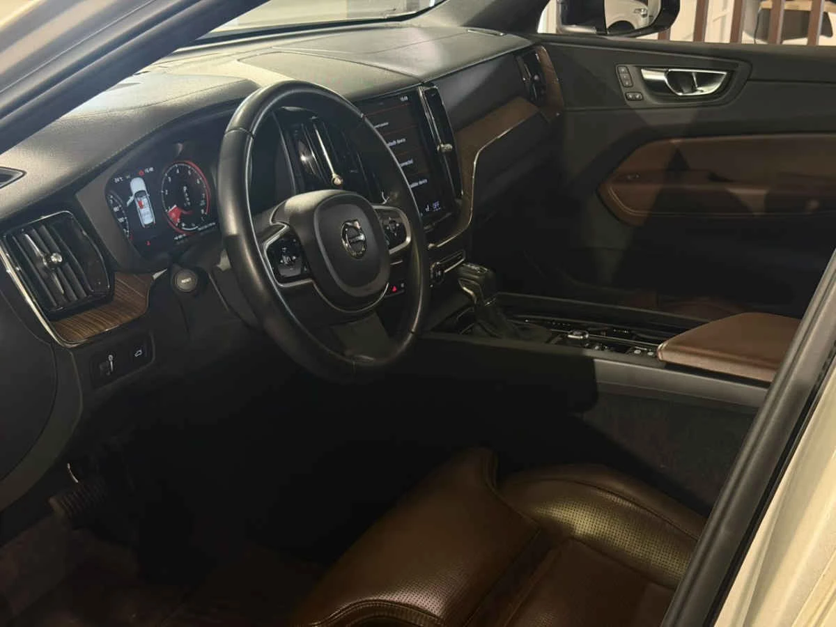 Volvo XC60 2021