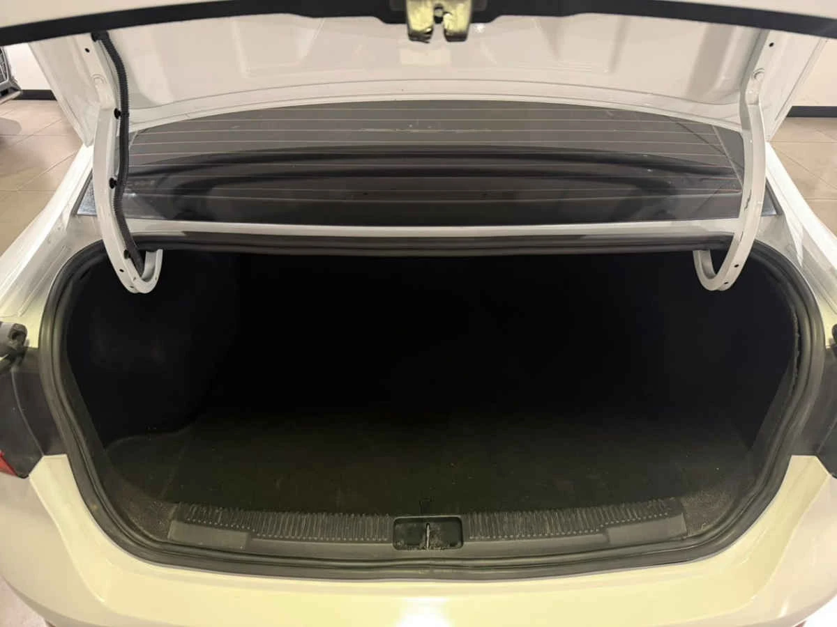 MG MG5 2023