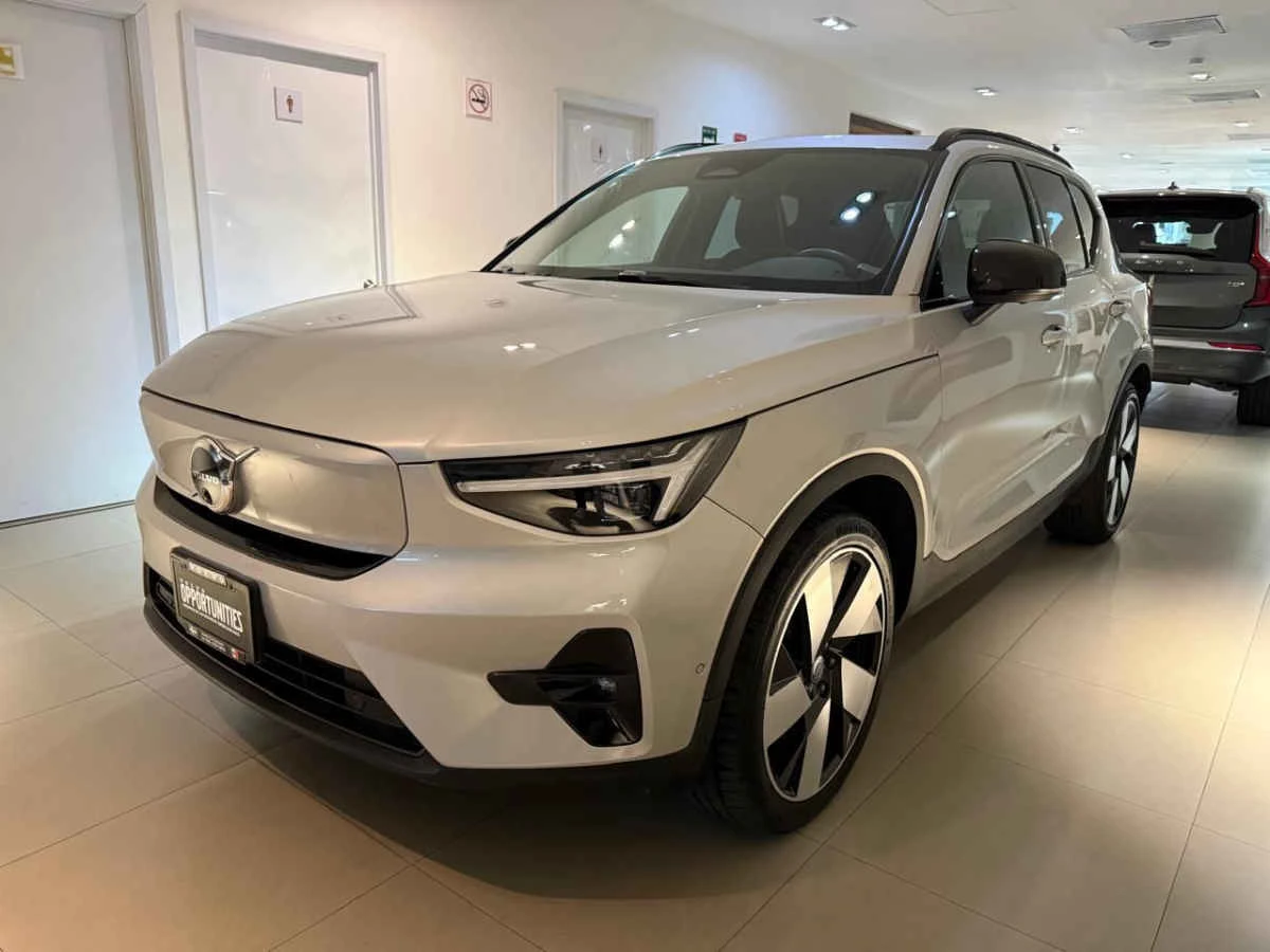 Volvo XC40 2024