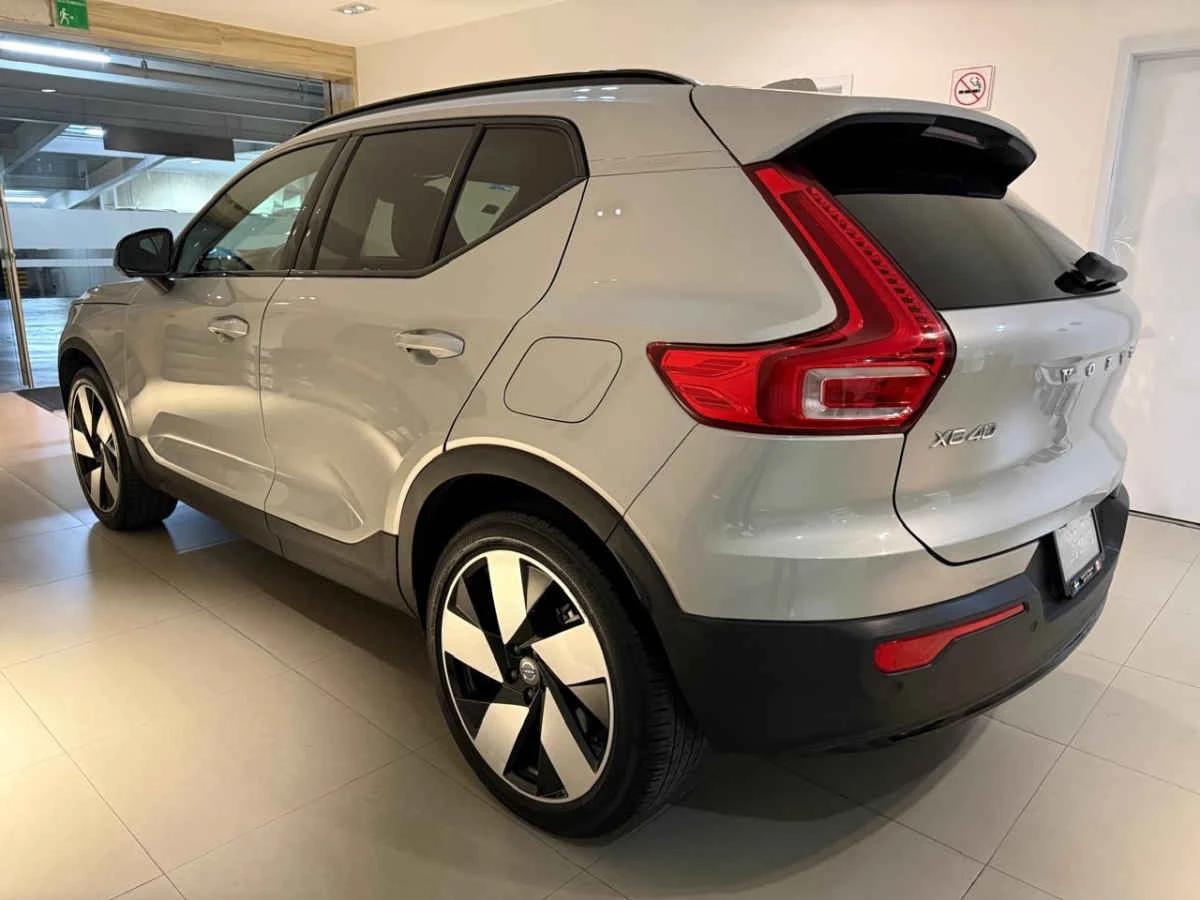 Volvo XC40 2024
