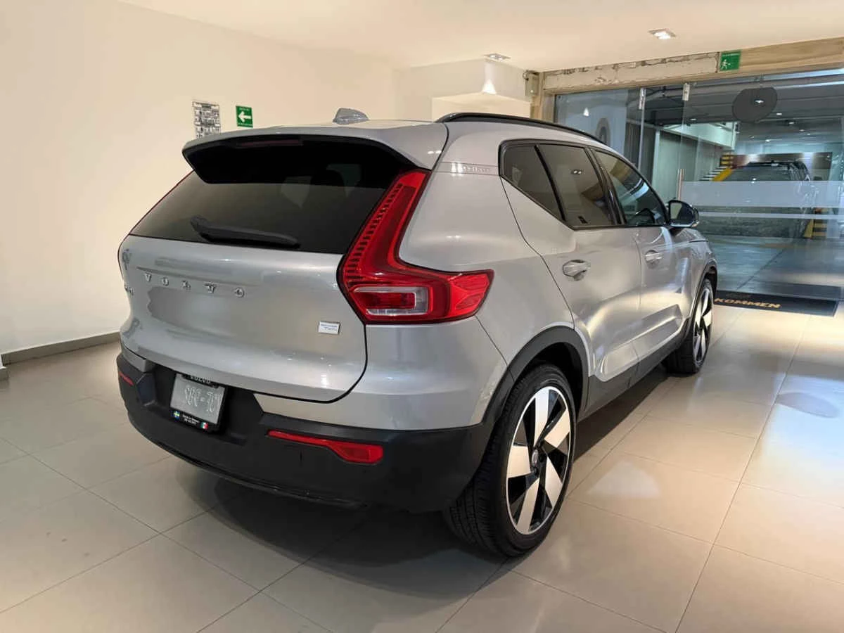 Volvo XC40 2024