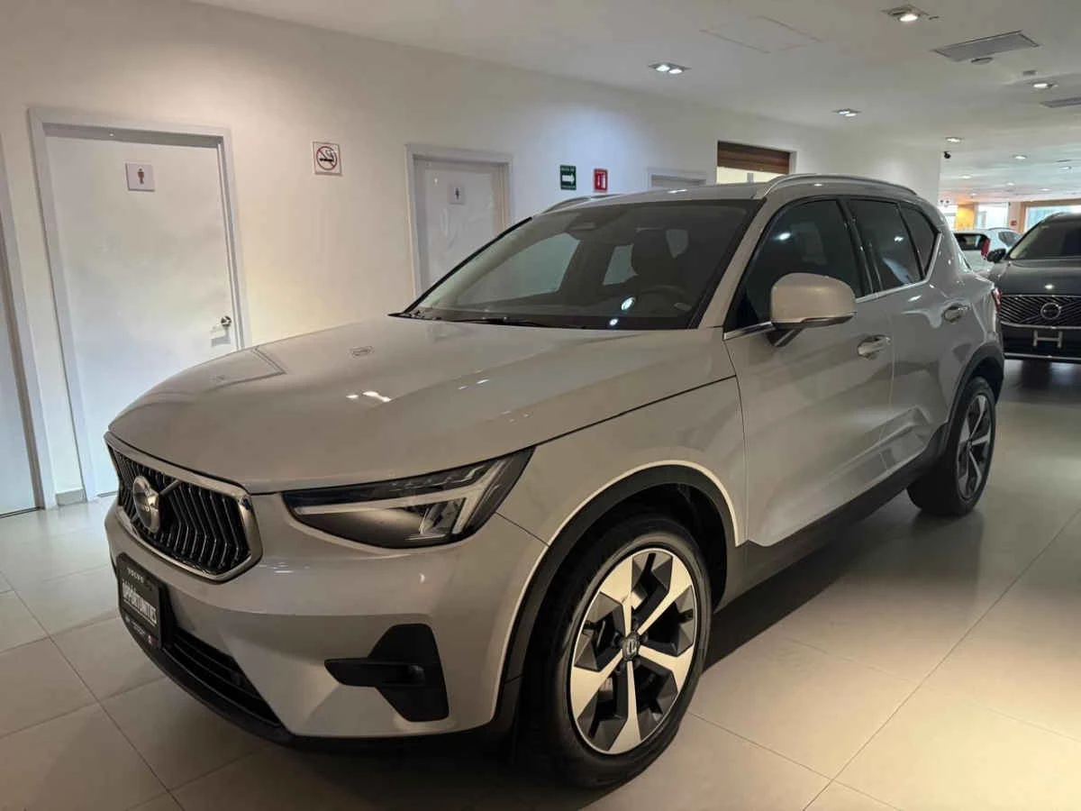 Volvo XC40 2023