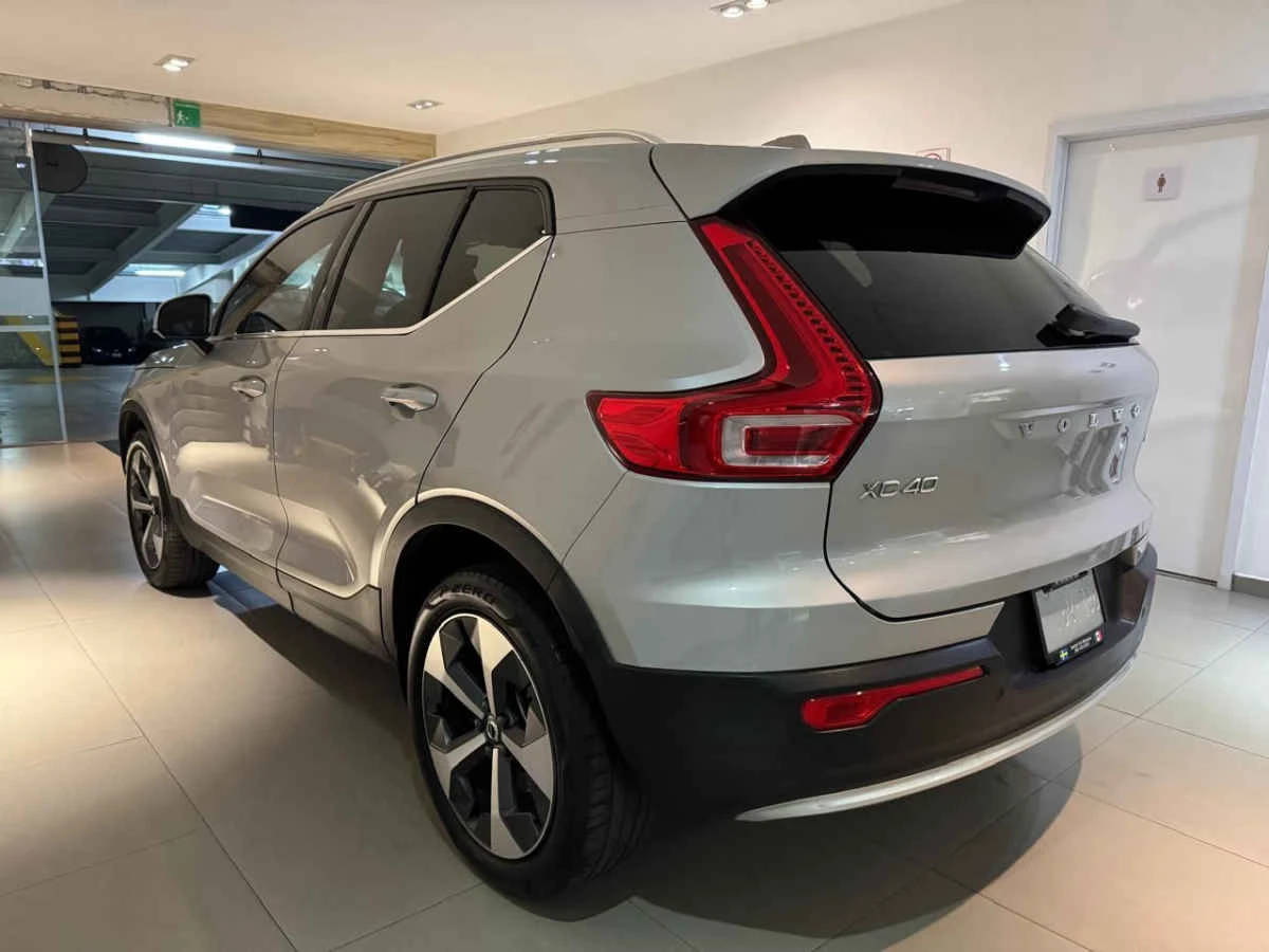 Volvo XC40 2023