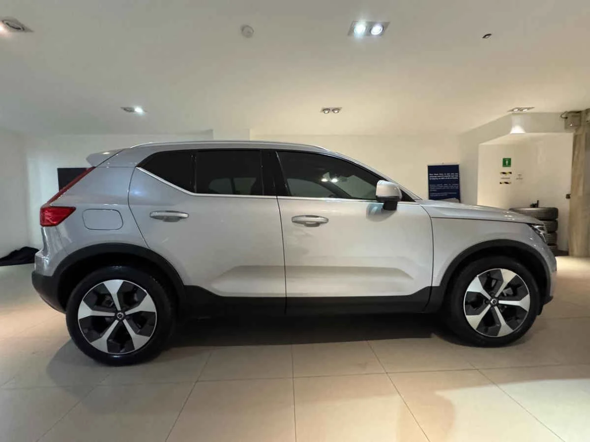 Volvo XC40 2023