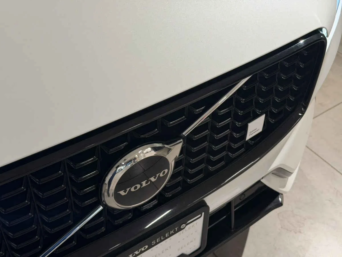 Volvo XC60 2022