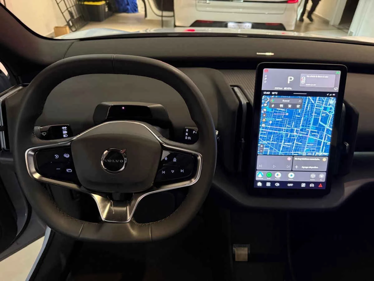Volvo EX30 2024