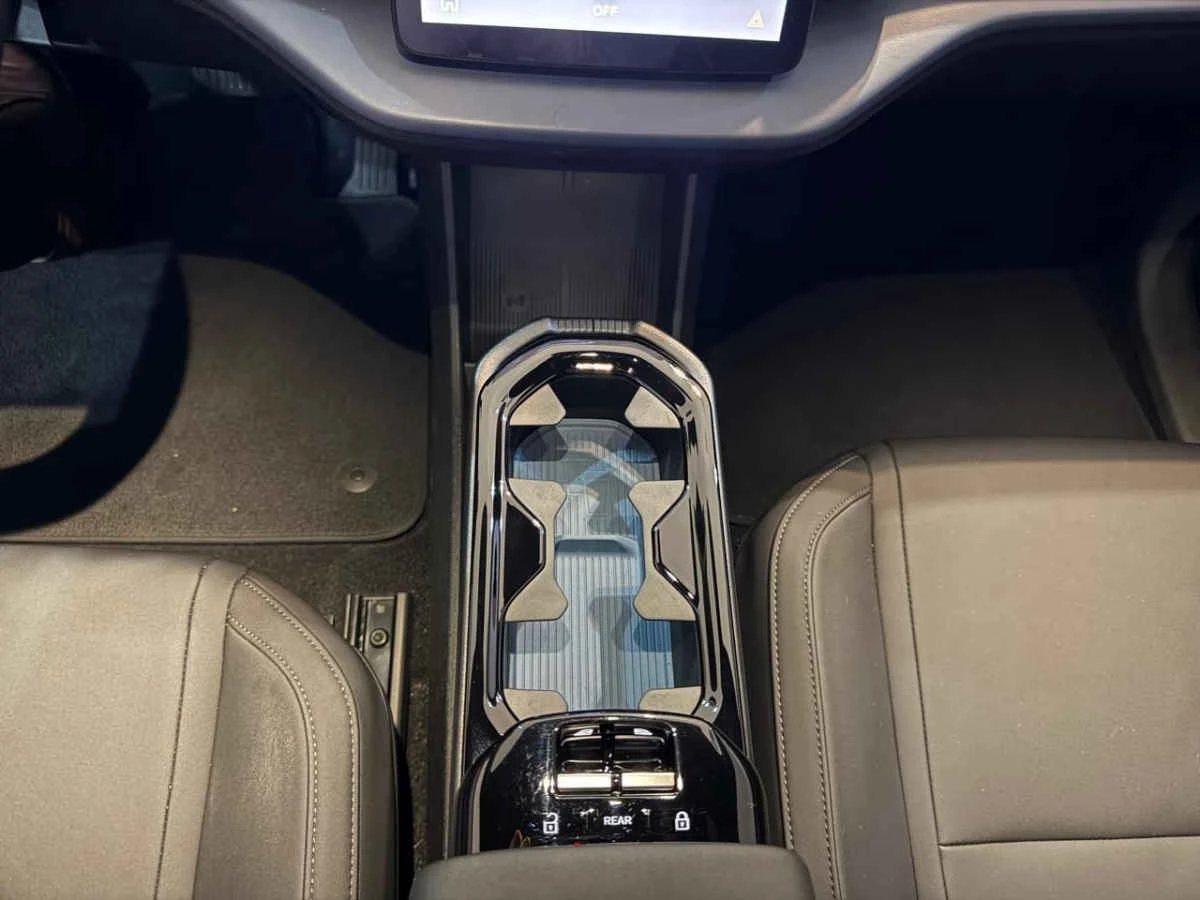 Volvo EX30 2024