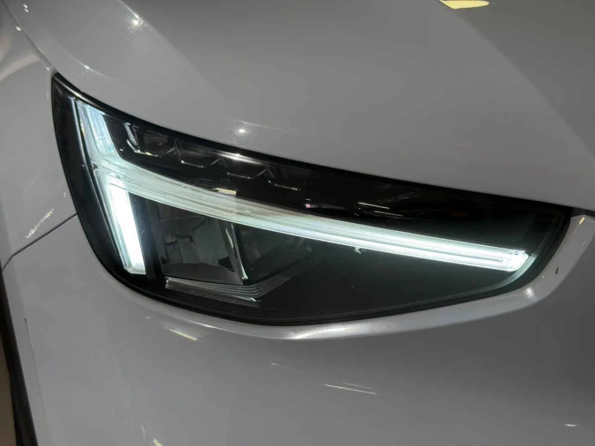 Volvo XC40 2024