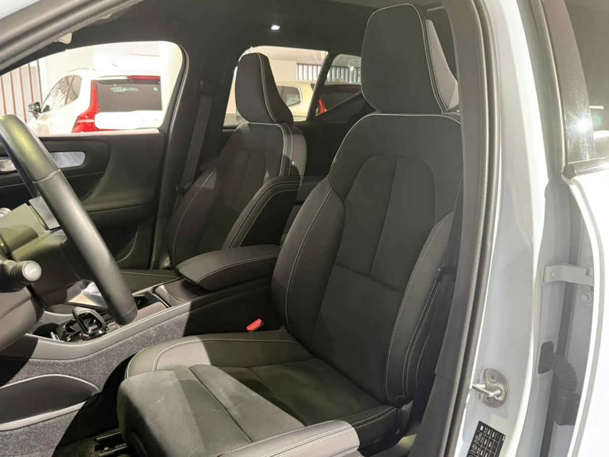 Volvo XC40 2024