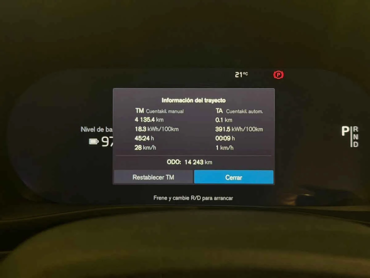 Volvo EX40 2025